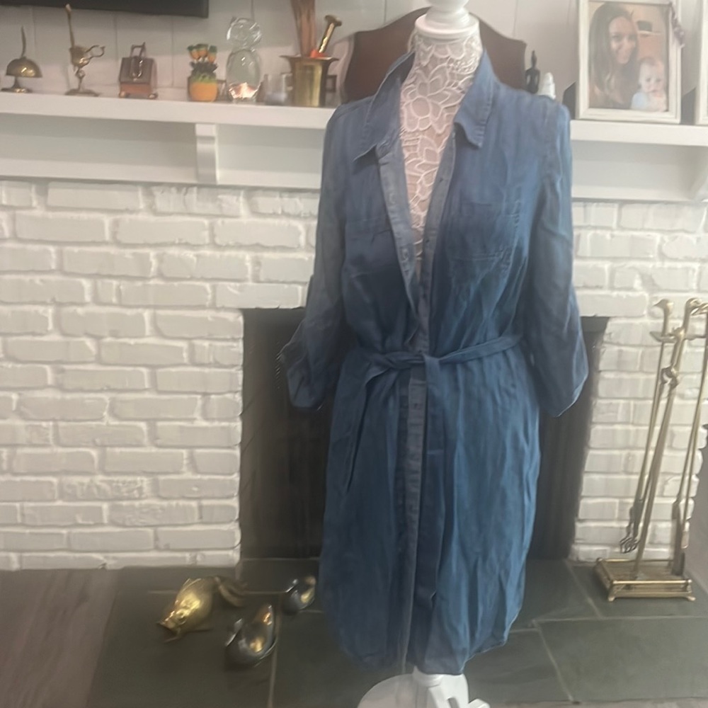 A Pea in the pod Maternity Denim long coat w tie!